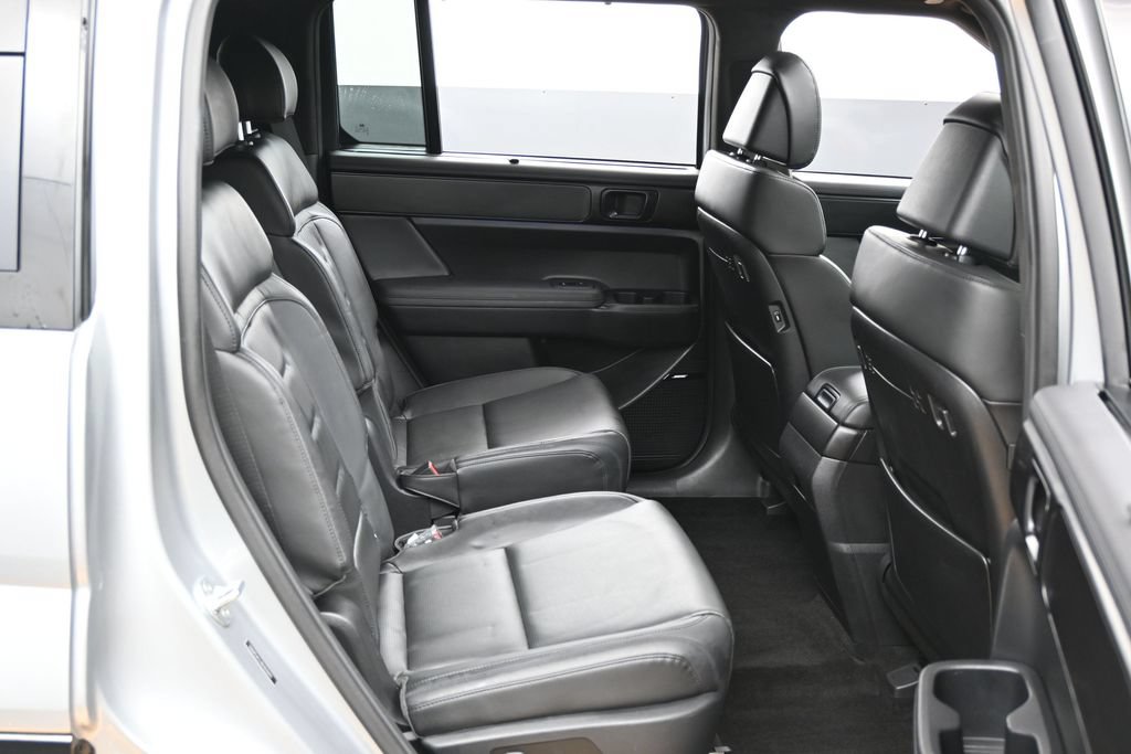 Used 2024 Hyundai Santa Fe Calligraphy FWD image 32