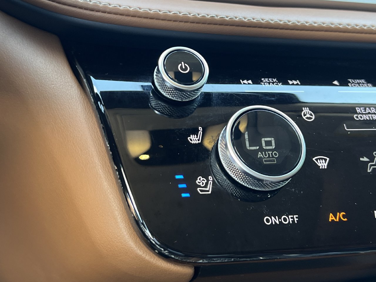 Used 2022 INFINITI QX60 Sensory w/ Vision Package AWD/4WD image 19