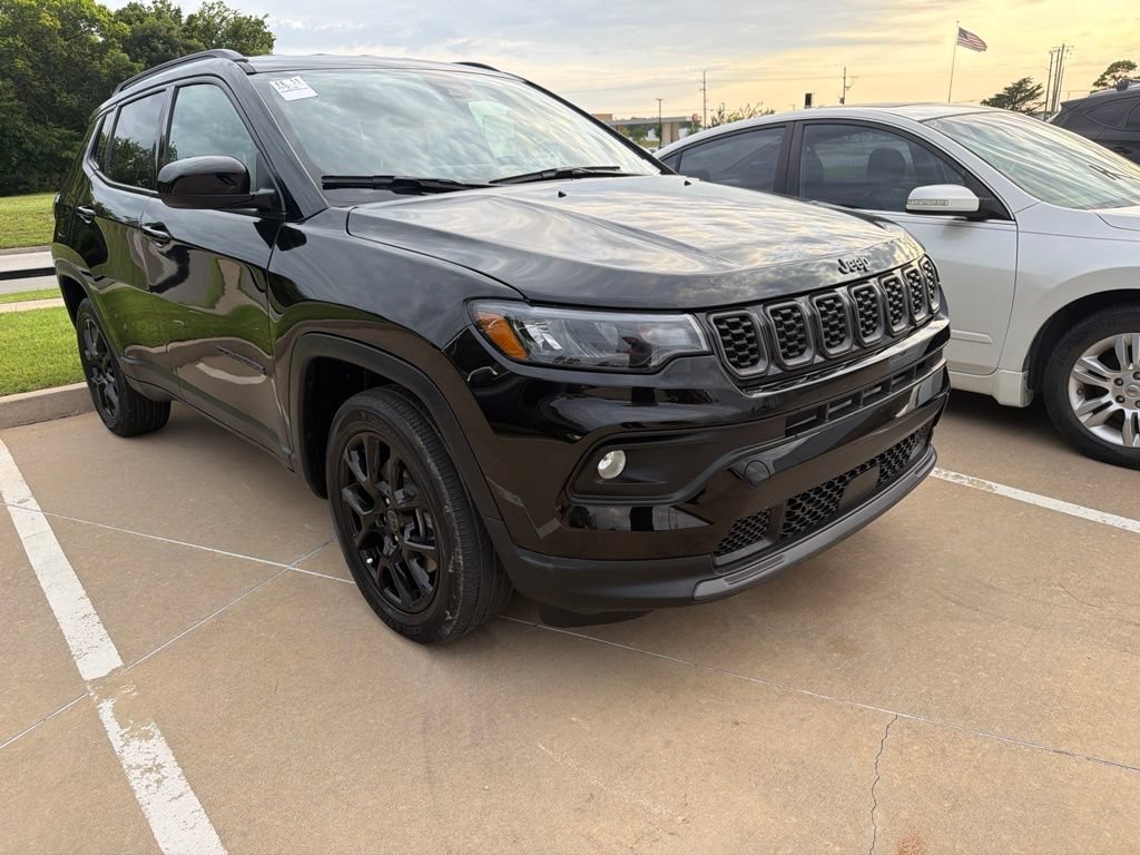 Used 2026 Jeep Compass Latitude AWD/4WD video 3
