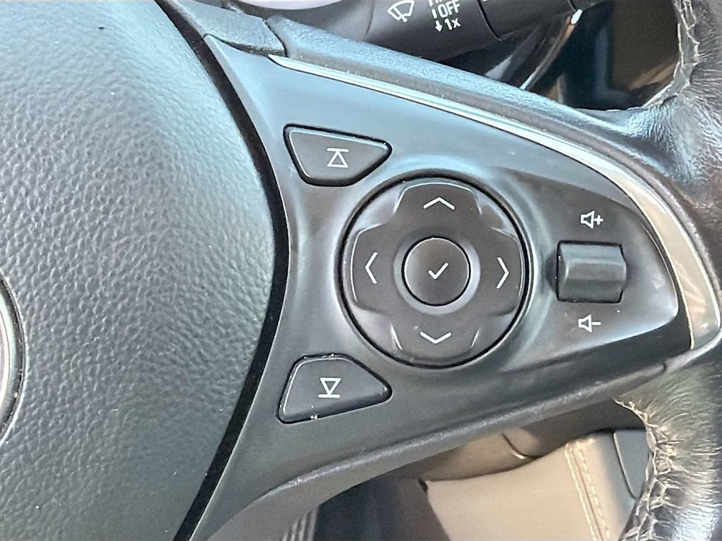 Used 2020 Buick Envision Essence AWD/4WD image 16