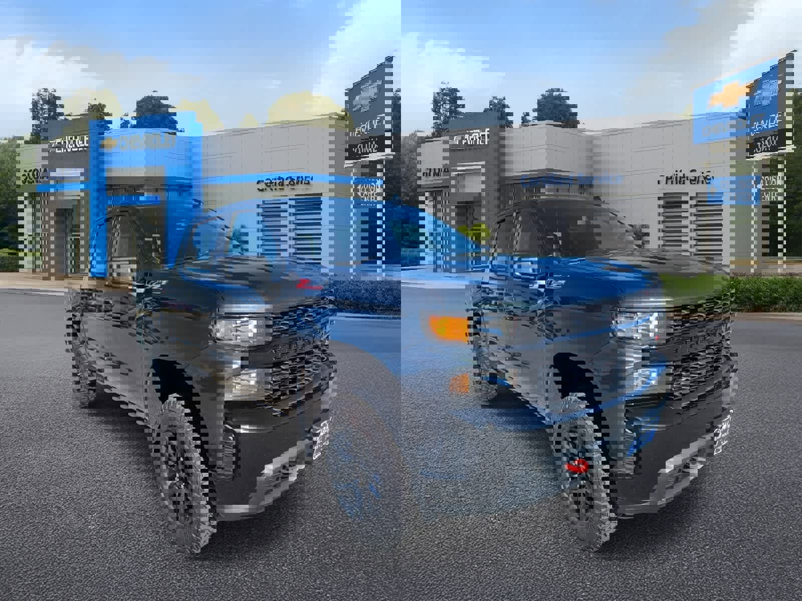 Used 2020 Chevrolet Silverado 1500 Custom Trail Boss w/ Custom Convenience Package image 2