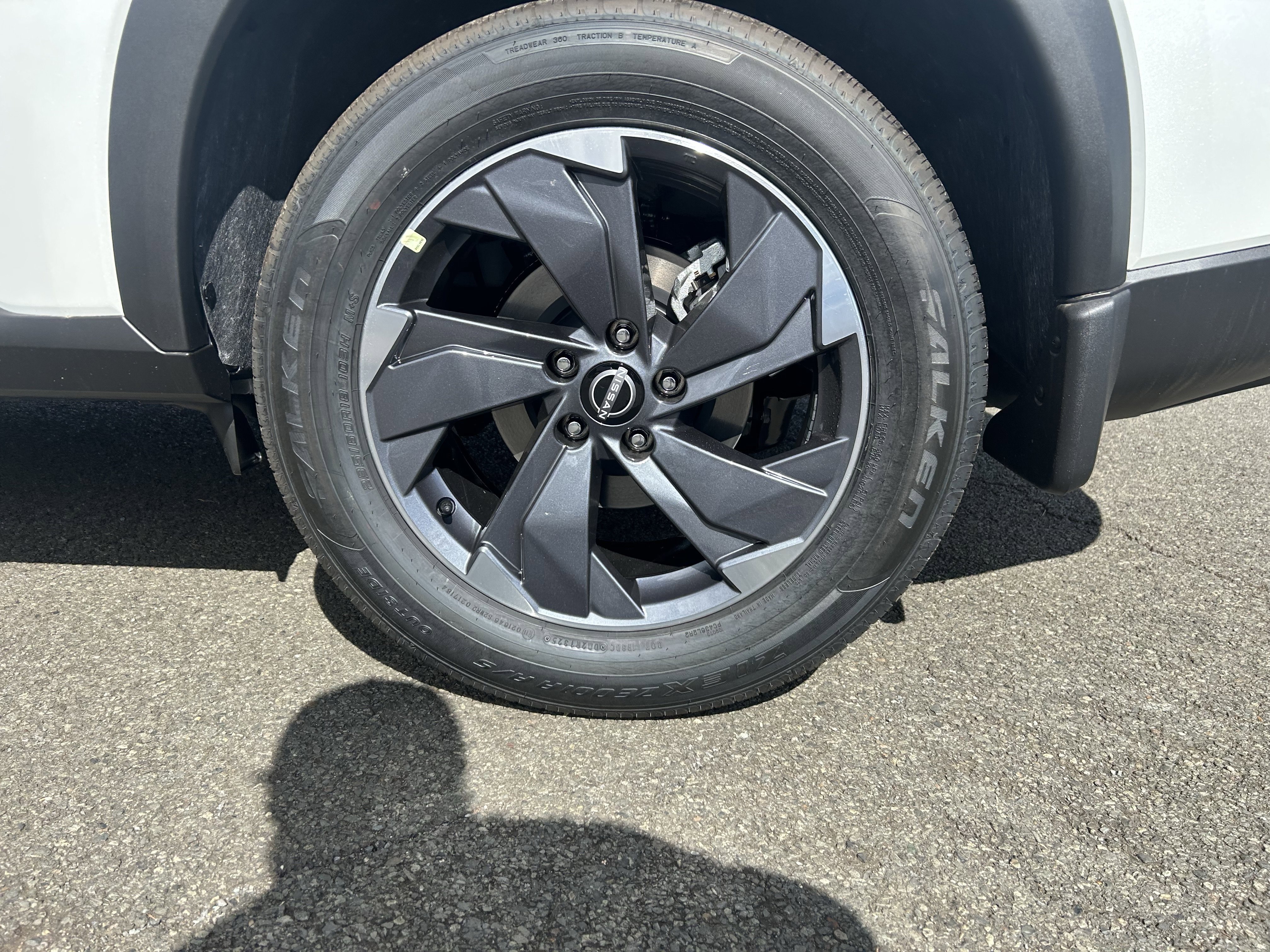 New 2026 Nissan Rogue SV image 5