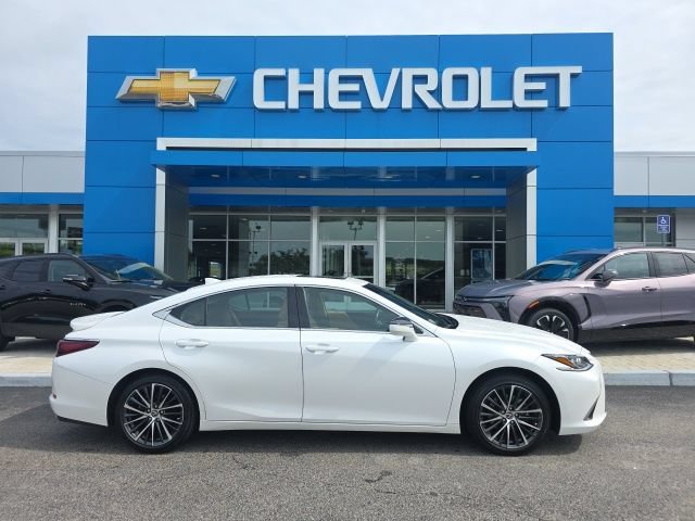 Used 2025 Lexus ES 350 w/ Premium Package FWD image 2