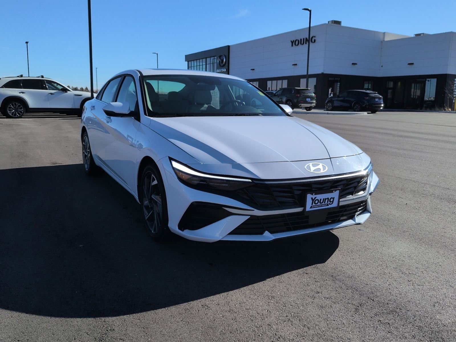 Used 2025 Hyundai Elantra Limited image 1