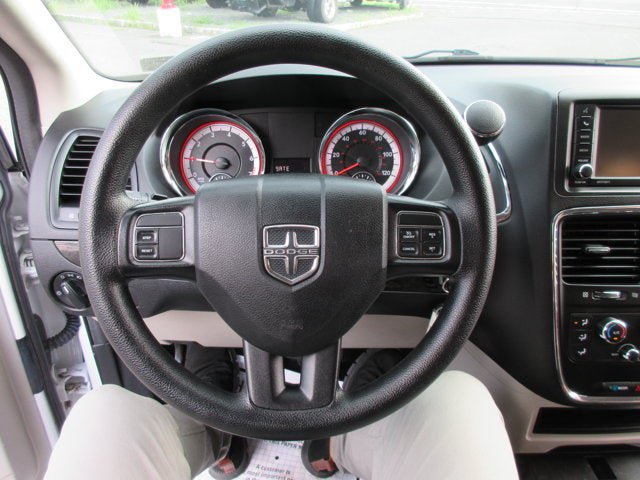 Used 2019 Dodge Grand Caravan SE FWD image 12