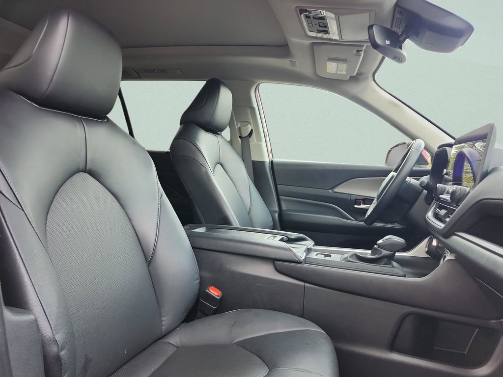 Used 2024 Toyota Grand Highlander XLE image 18