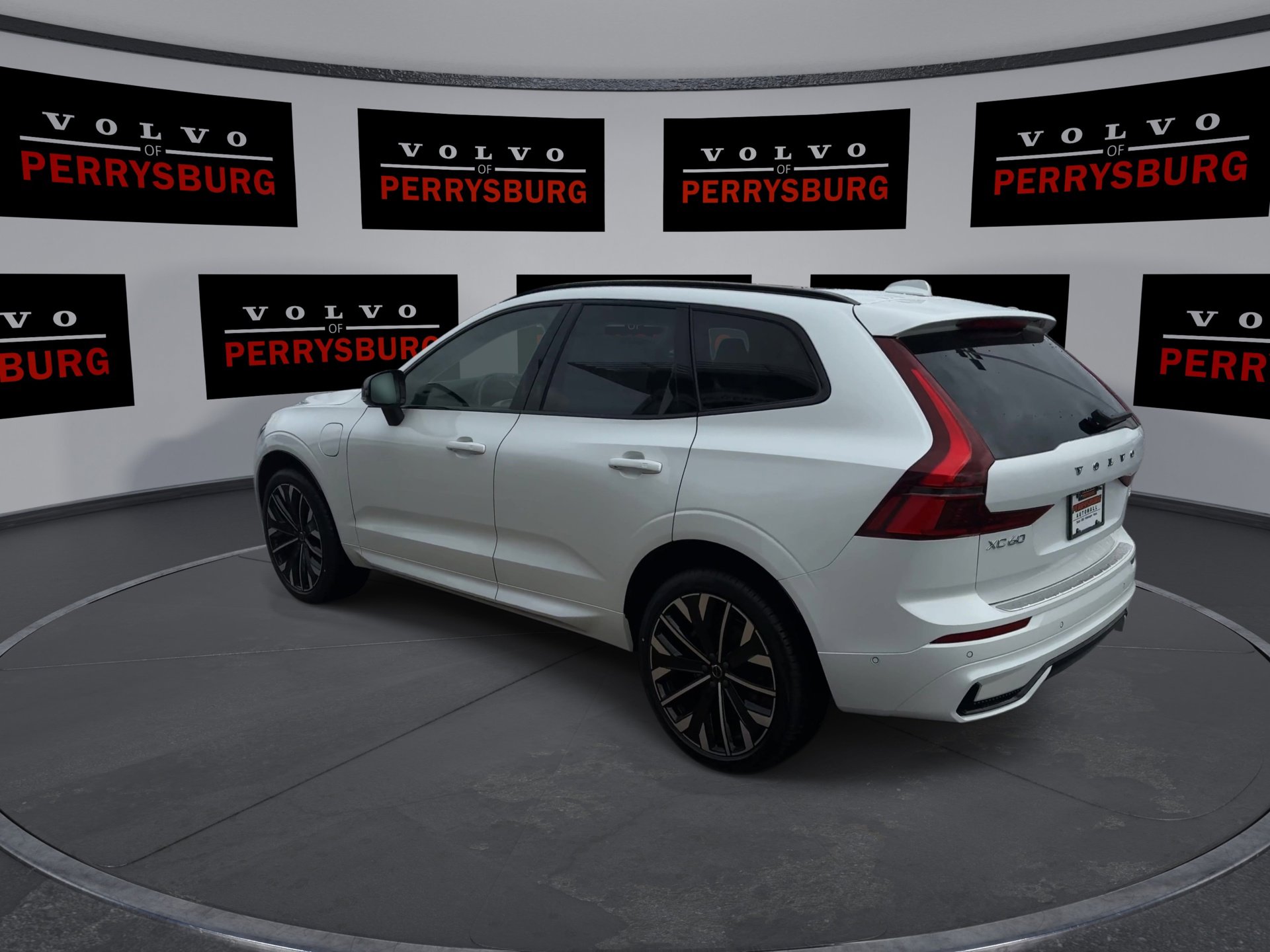 New 2026 Volvo XC60 T8 Ultra w/ Protection Package Premier image 6