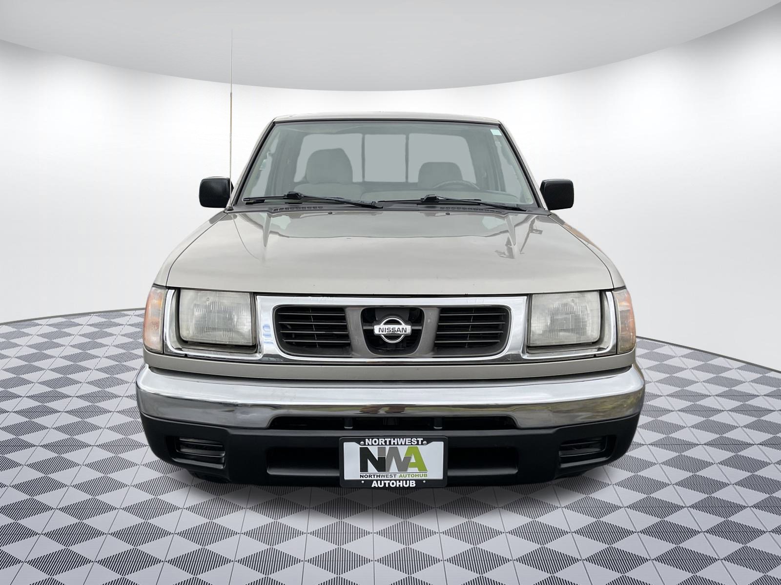 Used 2000 Nissan Frontier XE image 5