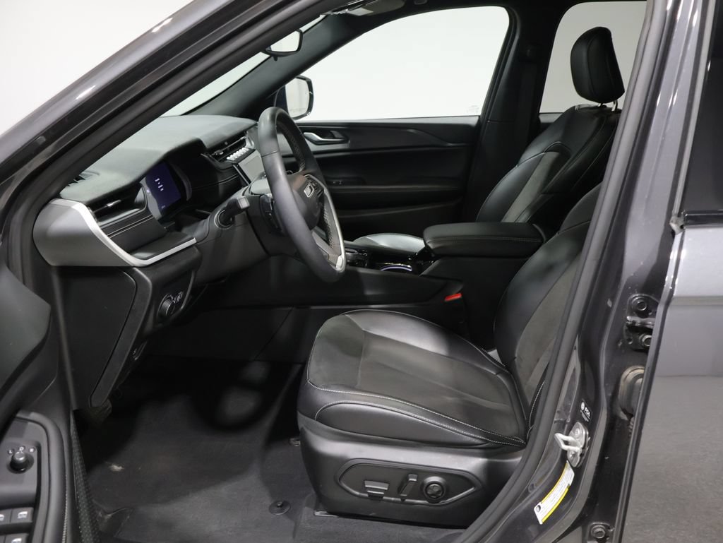 Certified 2023 Jeep Grand Cherokee Altitude AWD/4WD image 12