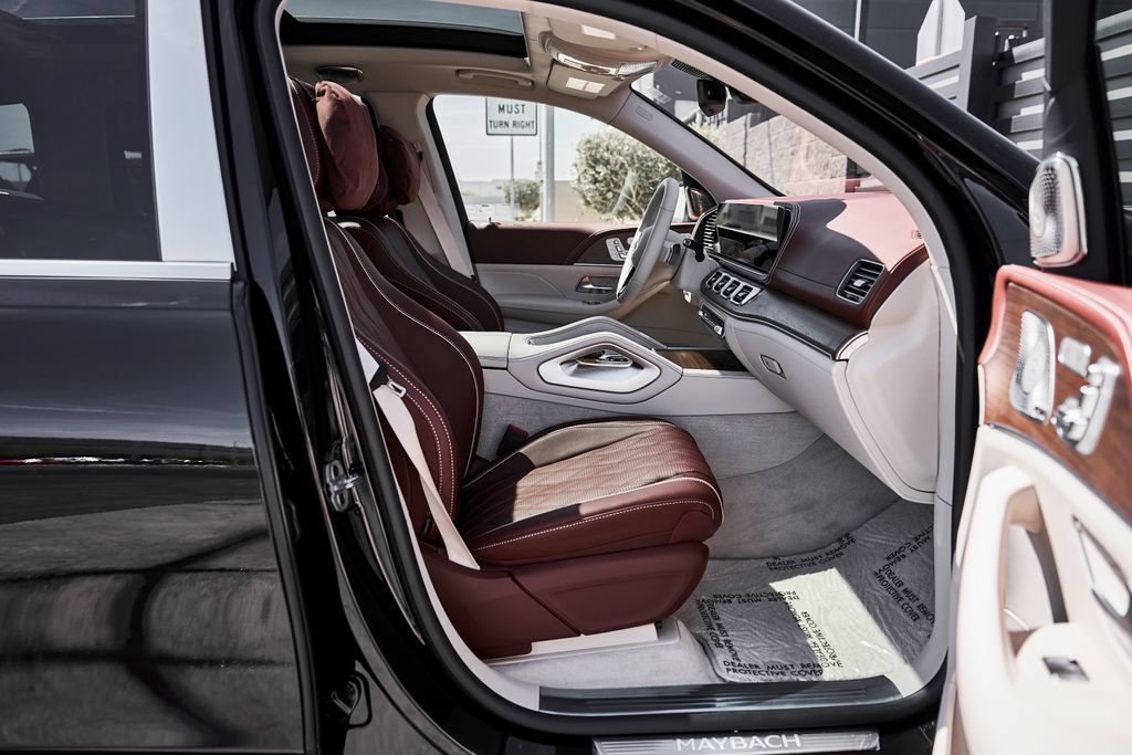 Used 2026 Mercedes-Benz Maybach GLS 600 4MATIC image 25