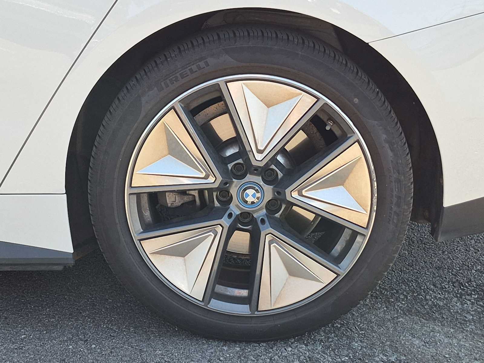 Used 2024 BMW i4 eDrive35 w/ Premium Package RWD image 13
