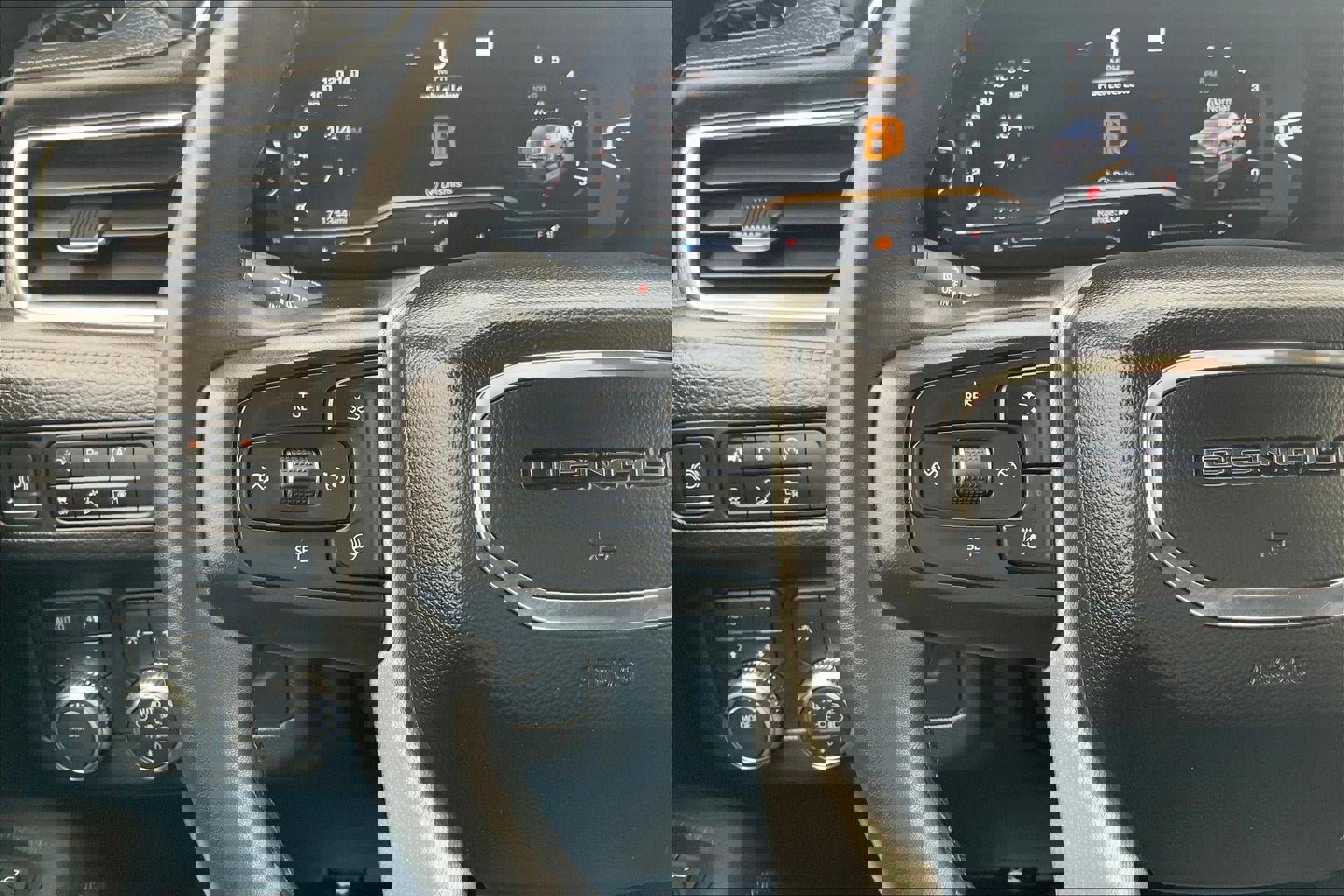 Used 2023 GMC Yukon XL Denali AWD/4WD image 17