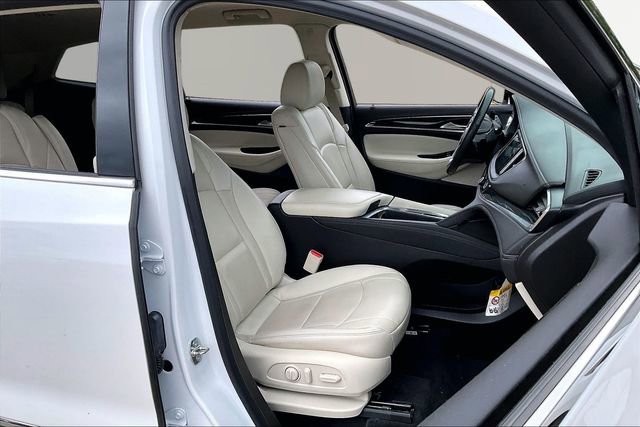 Used 2023 Buick Enclave Essence w/ Sport Touring Edition AWD/4WD image 20