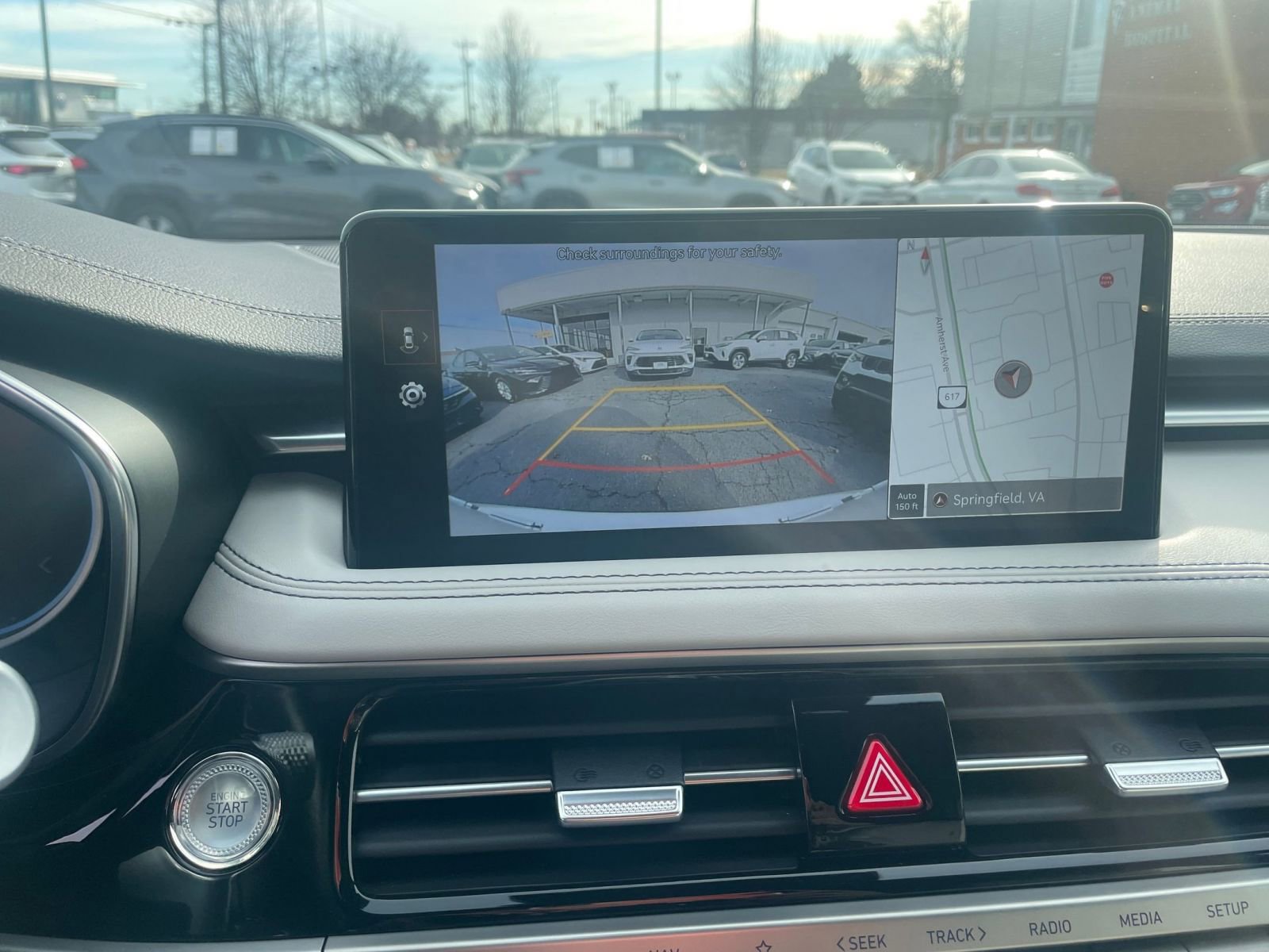 Used 2025 Genesis G70 2.5T image 17