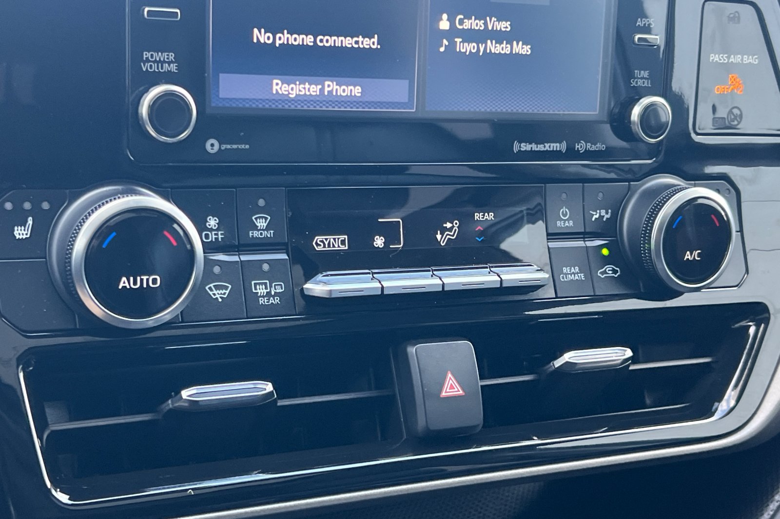 Certified 2022 Toyota Highlander XLE AWD/4WD image 21