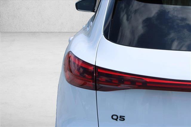 Certified 2025 Audi Q5 Premium w/ Convenience Package AWD/4WD image 9