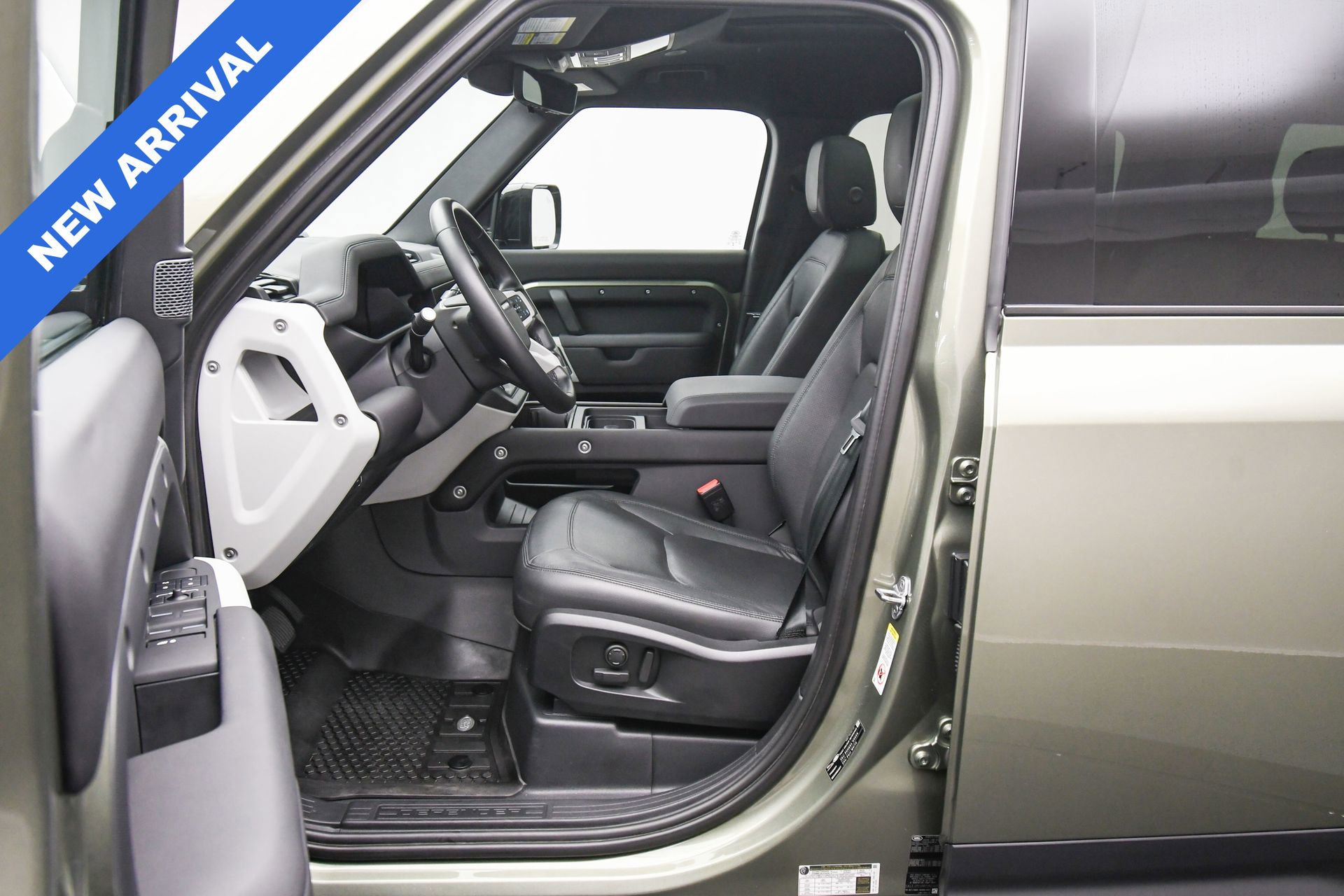 Used 2024 Land Rover Defender 110 S image 18