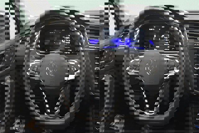 Used 2022 Volkswagen Tiguan SE image 17