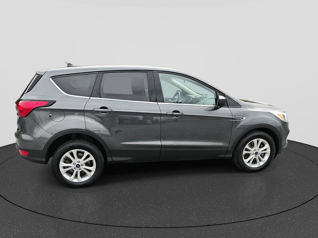 Used 2019 Ford Escape SE image 9