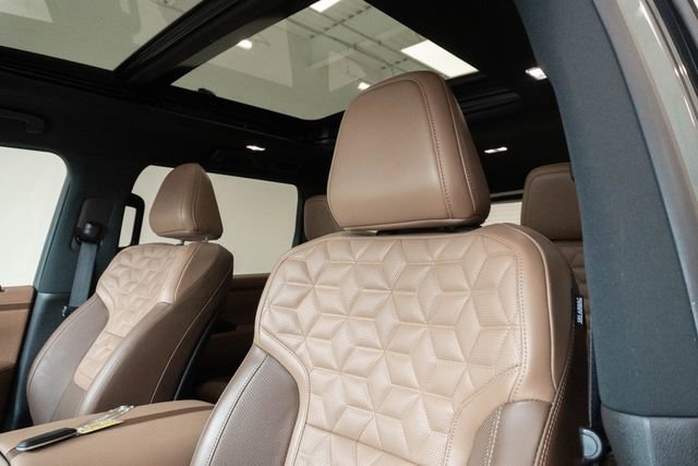 Used 2025 Nissan Armada Platinum Reserve AWD/4WD image 25