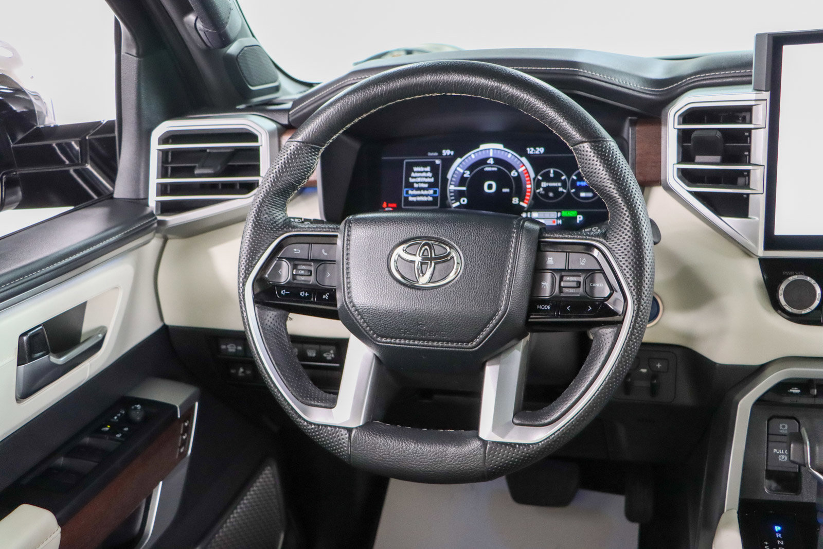 Used 2024 Toyota Sequoia Capstone image 13