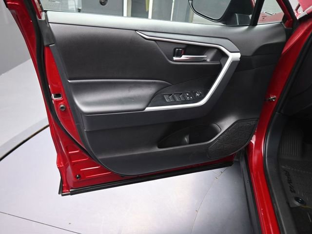 Used 2025 Toyota RAV4 XLE image 20