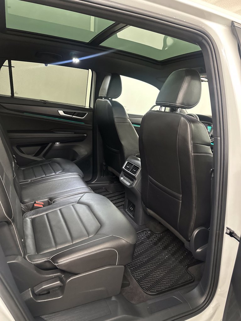 Used 2024 Volkswagen Atlas Cross Sport SEL AWD/4WD image 31