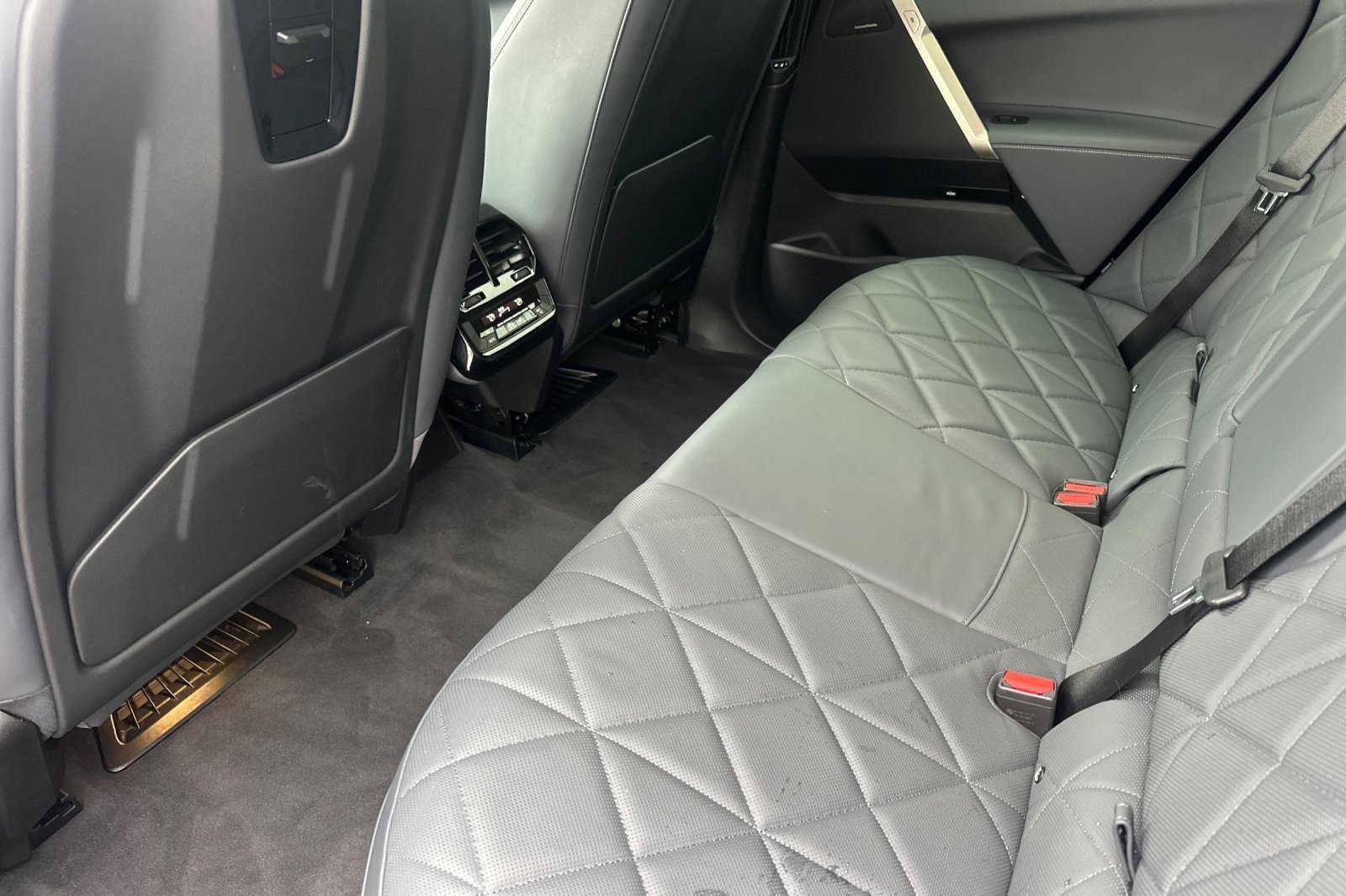 Certified 2024 BMW iX xDrive50 w/ Premium Package image 12