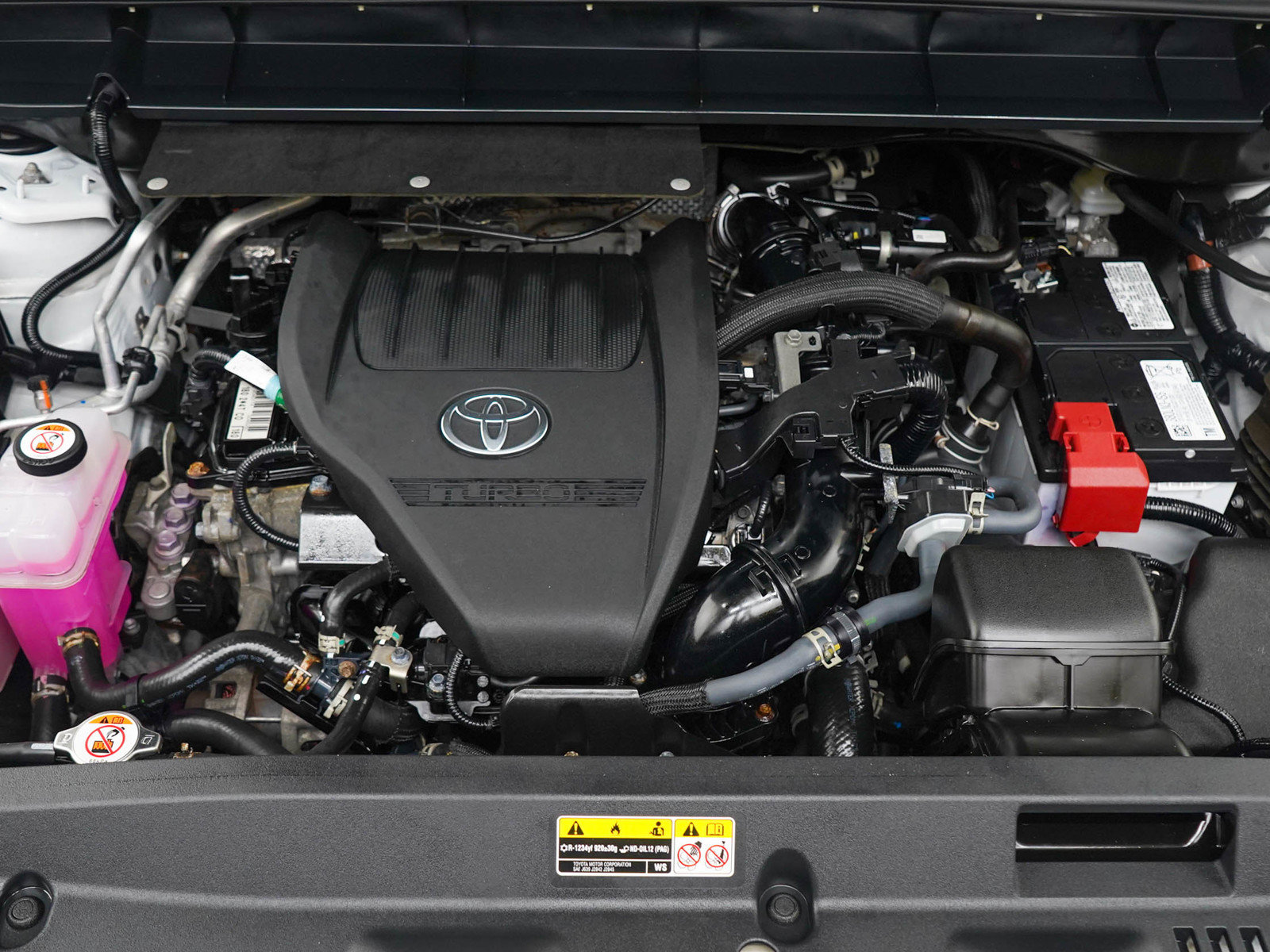 Used 2024 Toyota Highlander XLE AWD/4WD image 34