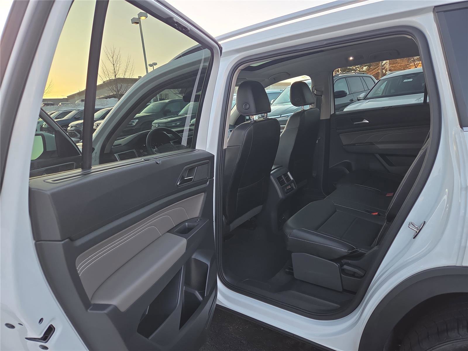 Certified 2023 Volkswagen Atlas SEL image 24