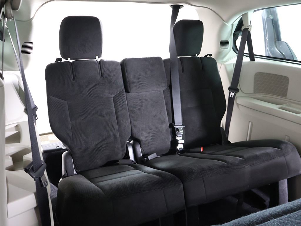 Used 2016 Dodge Grand Caravan American Value Package image 25