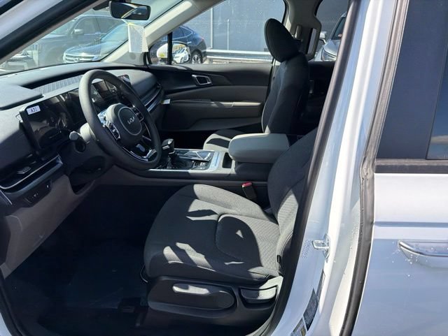 New 2026 Kia Carnival LX FWD image 11