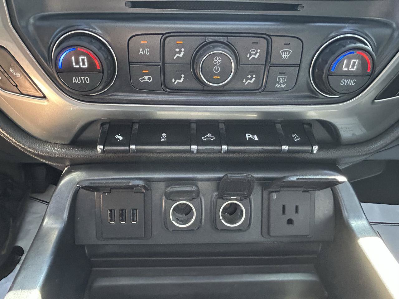 Used 2014 Chevrolet Silverado 1500 LTZ Z71 AWD/4WD image 24