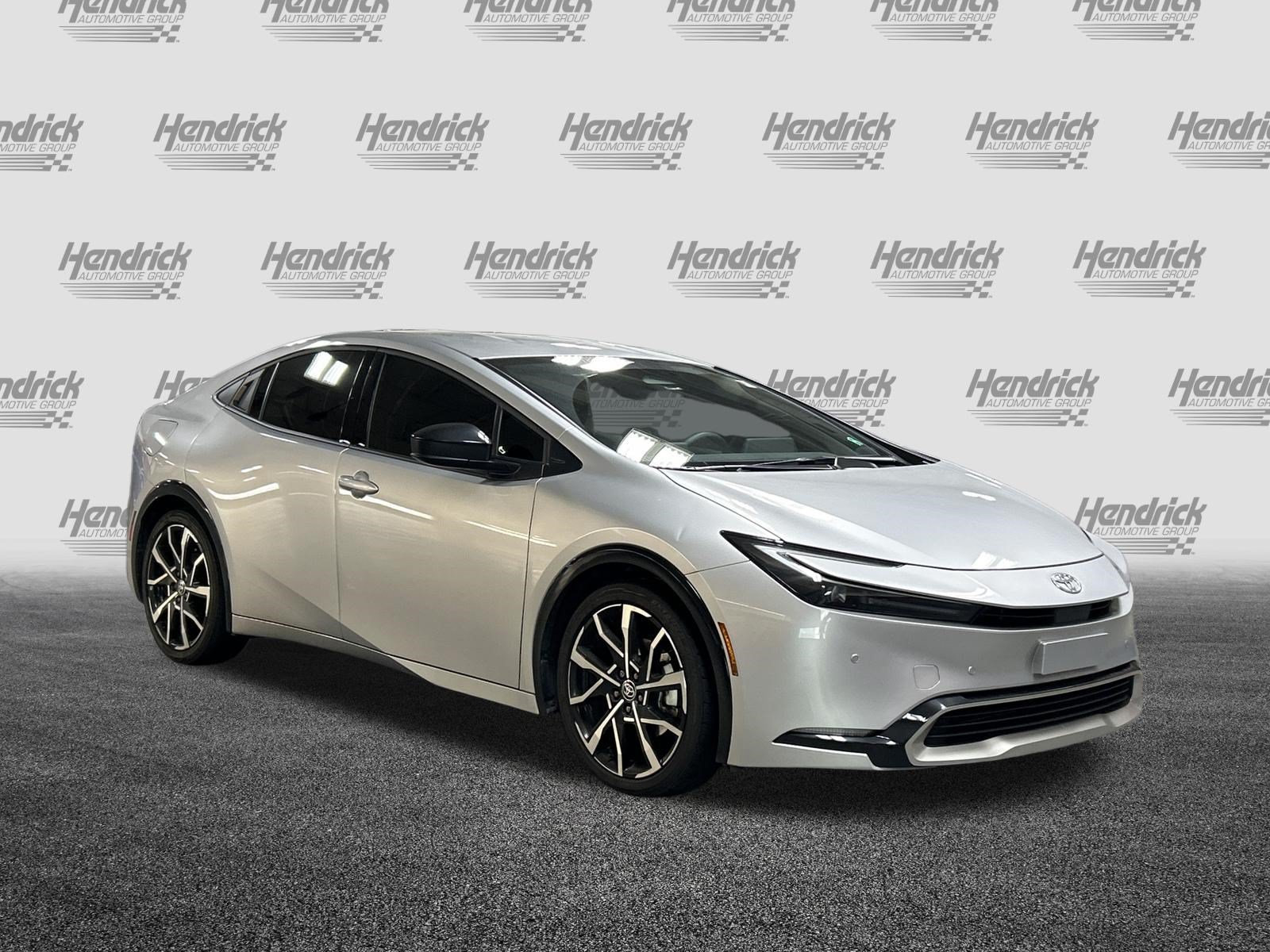 Used 2024 Toyota Prius Prime FWD video 2