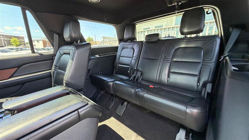 Used 2020 Lincoln Navigator Reserve AWD/4WD image 46