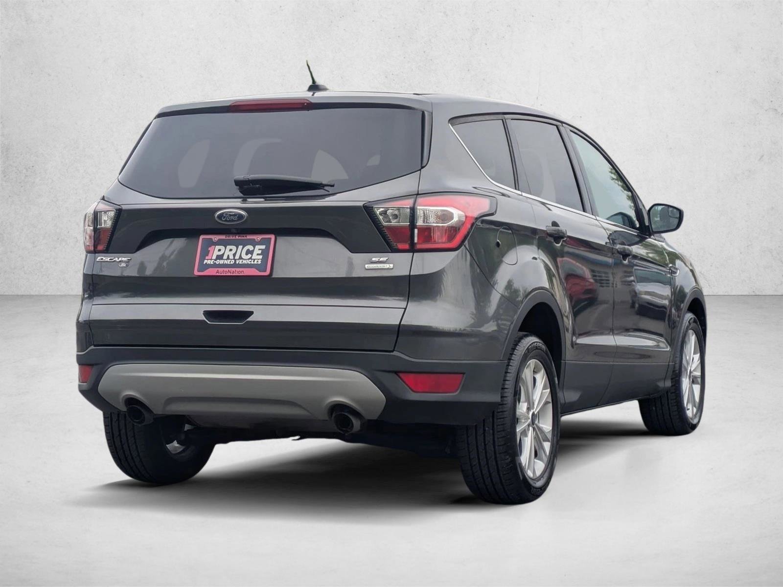 Used 2017 Ford Escape SE FWD image 5