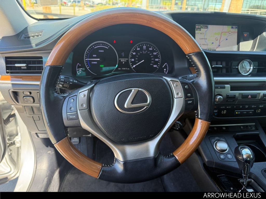Used 2015 Lexus ES 300h w/ Navigation System Package image 14