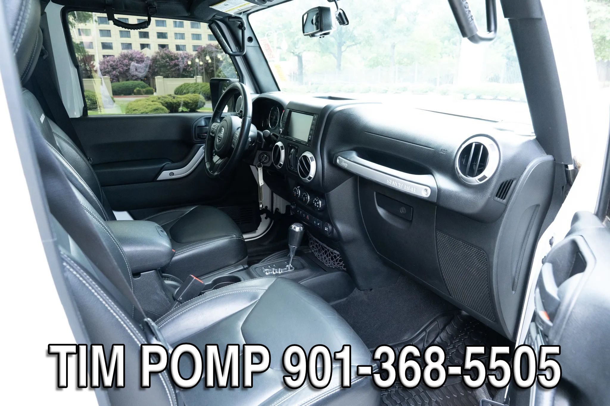 Used 2016 Jeep Wrangler Unlimited Rubicon w/ Connectivity Group AWD/4WD image 18