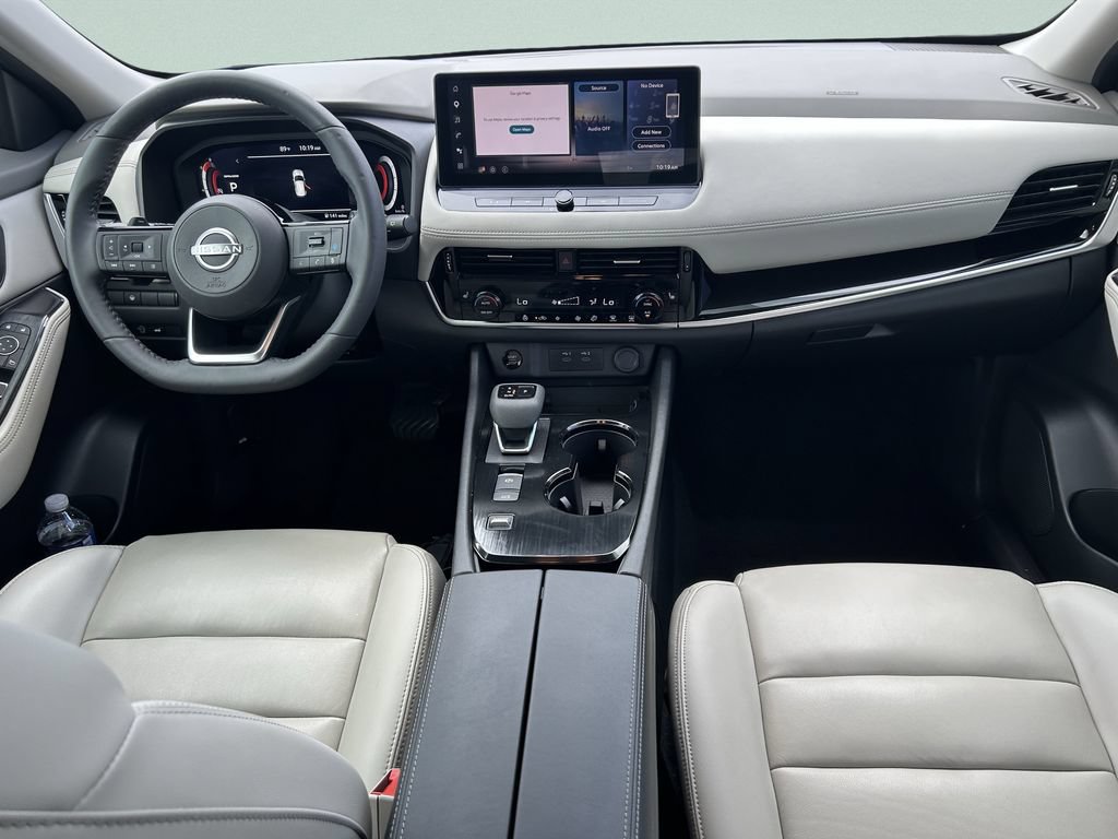Used 2024 Nissan Rogue SL FWD image 18