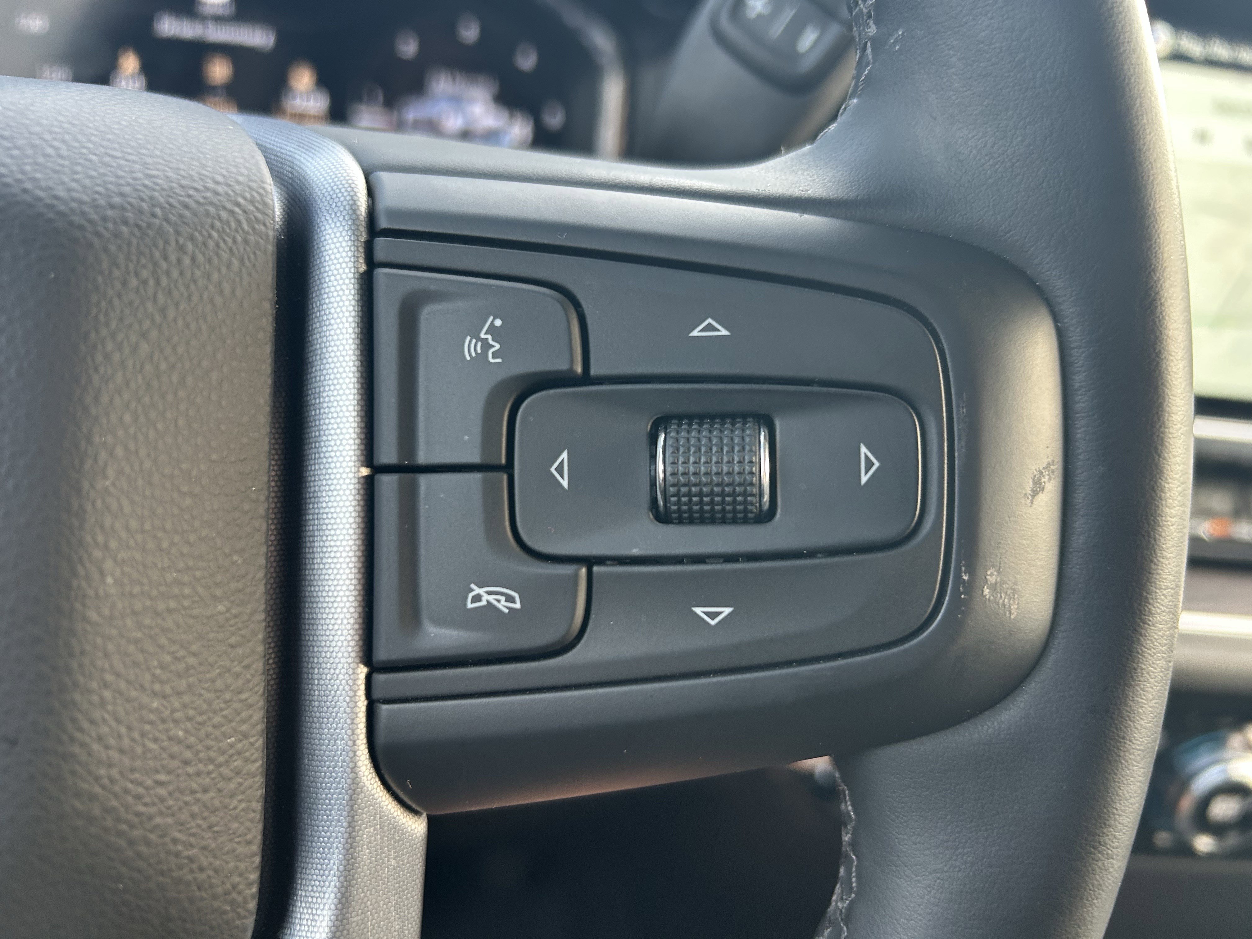 Used 2025 GMC Sierra 2500 SLT w/ SLT Premium Package image 27