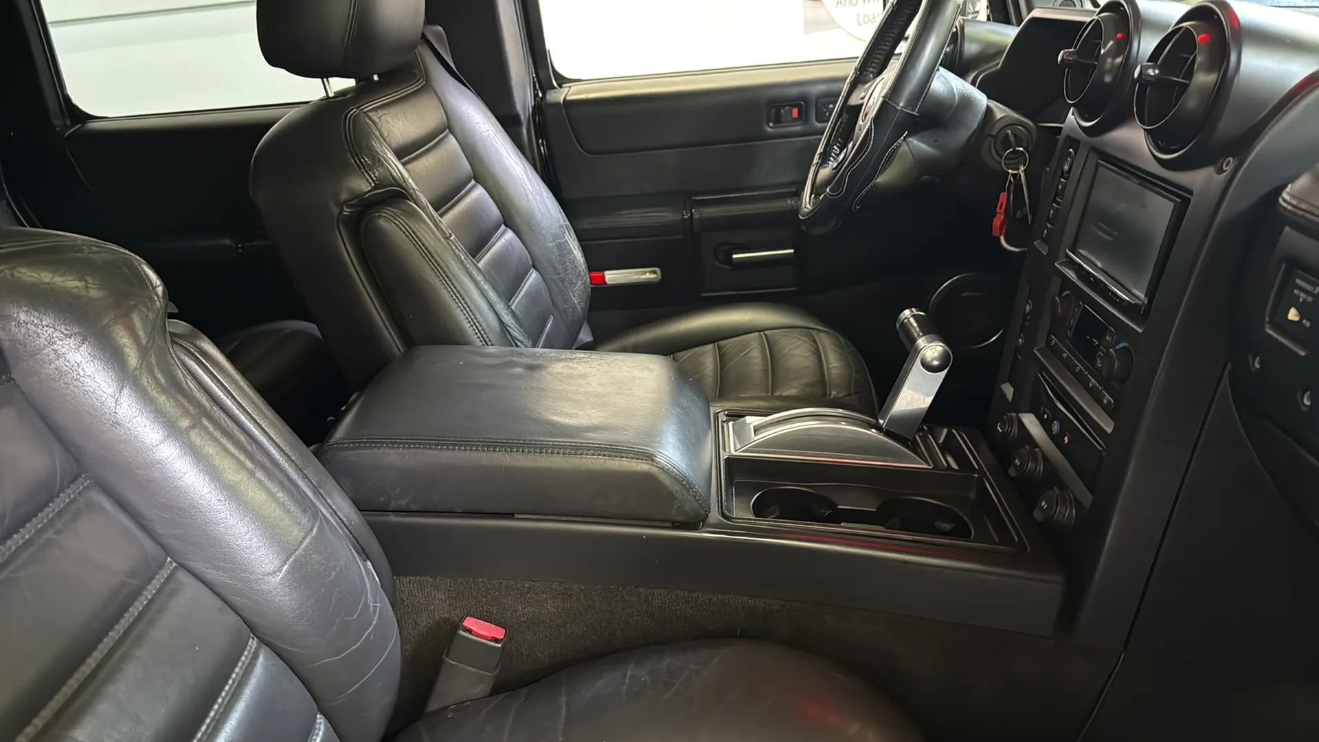 Used 2005 HUMMER H2 w/ Preferred Equipment Group image 17