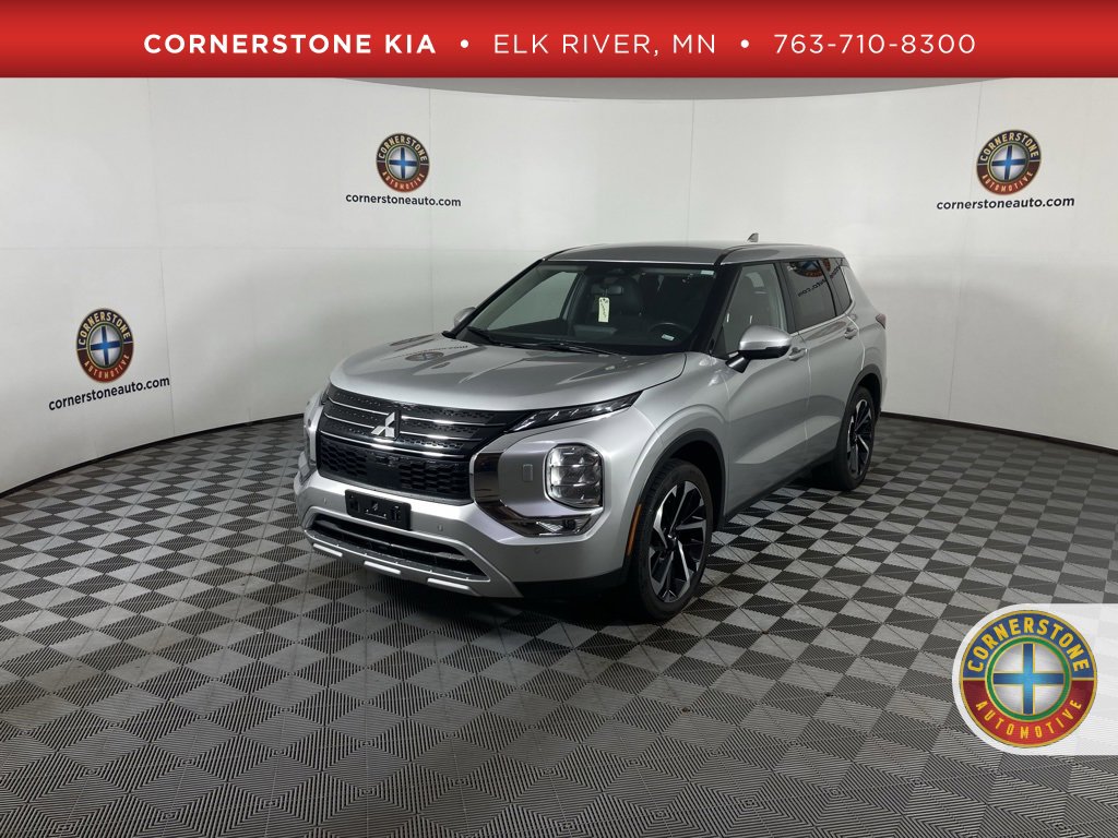 Used 2024 Mitsubishi Outlander SE