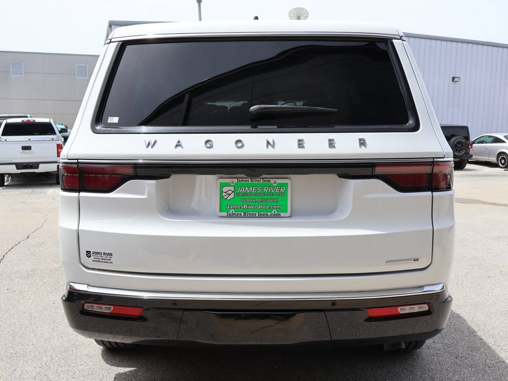 Used 2024 Jeep Wagoneer Series II w/ Flexible Seating Group AWD/4WD image 4