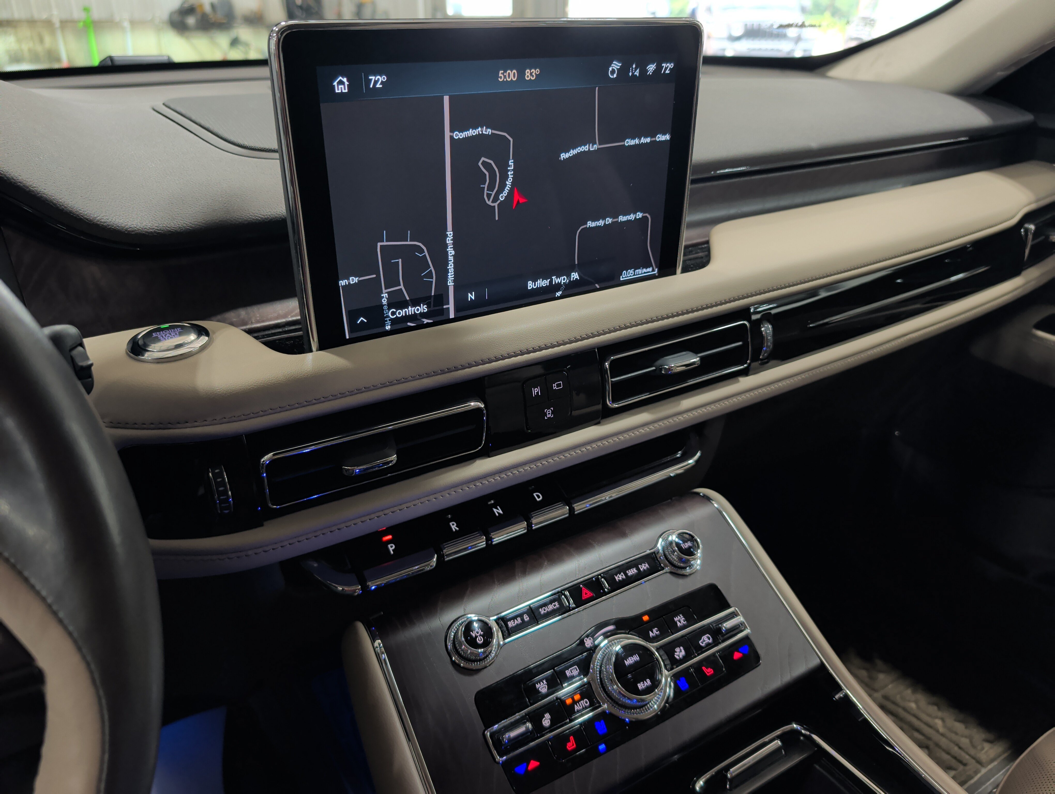 Used 2022 Lincoln Aviator Reserve w/ Elements Package Plus AWD/4WD image 12