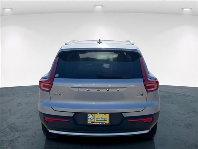 Used 2023 Volvo XC40 B5 Plus AWD/4WD image 10