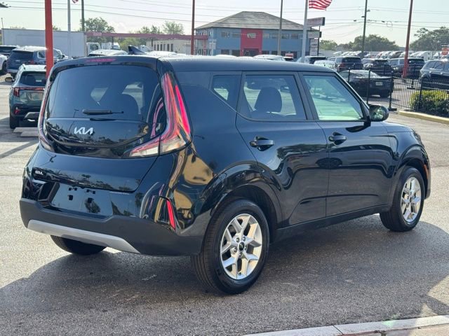 Certified 2025 Kia Soul LX w/ LX Technology Package image 5