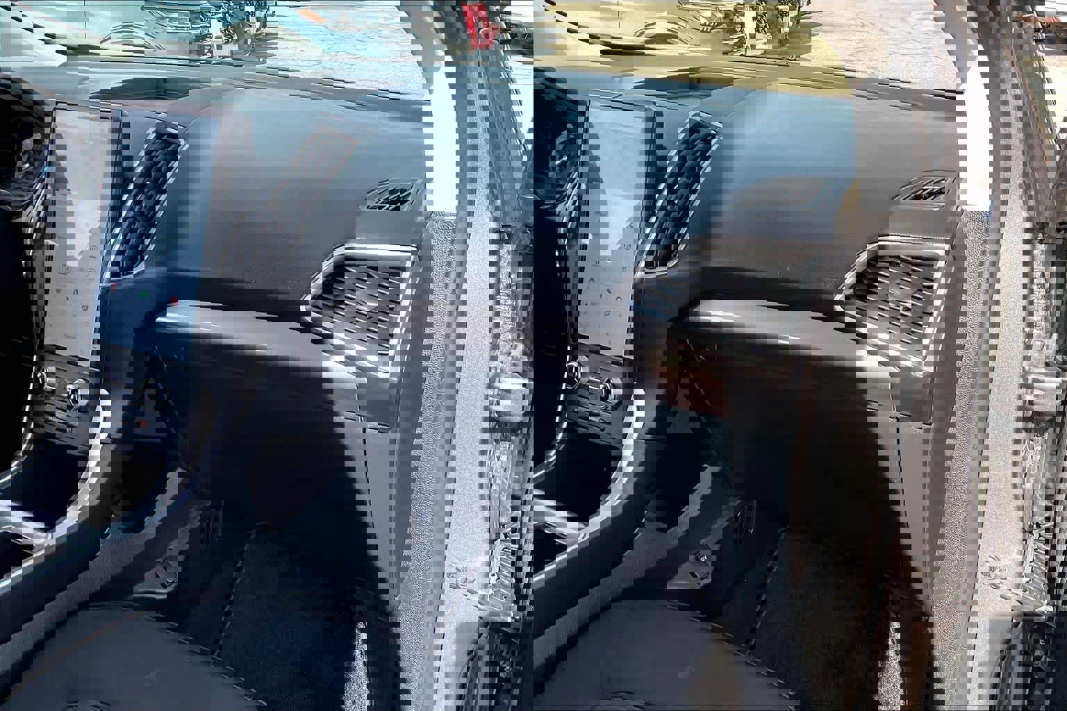 Used 2024 Ford Edge SEL image 18