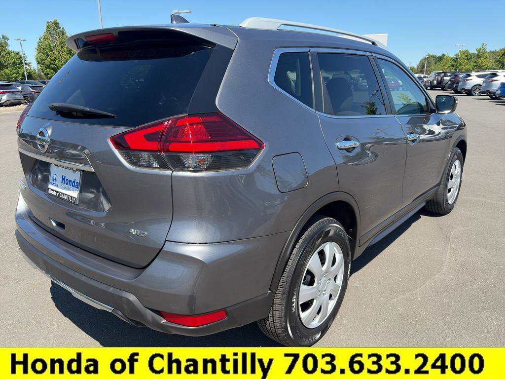 Used 2017 Nissan Rogue S w/ S Appearance Package AWD/4WD image 7
