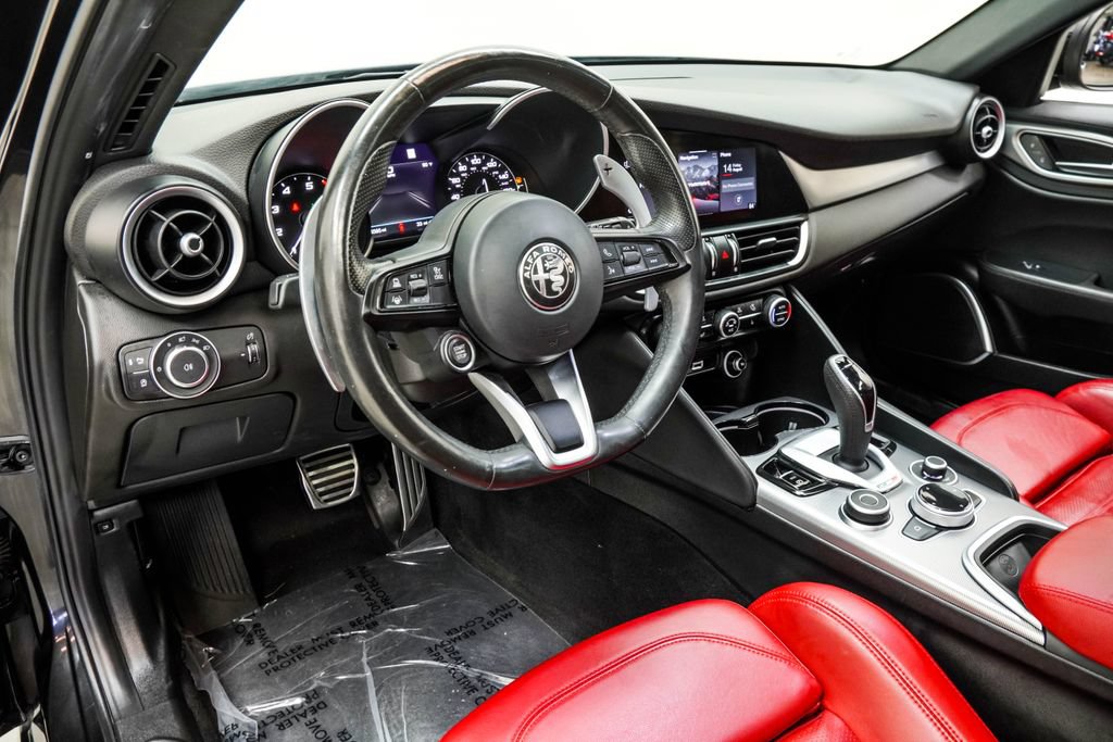 Used 2023 Alfa Romeo Giulia Veloce RWD image 20