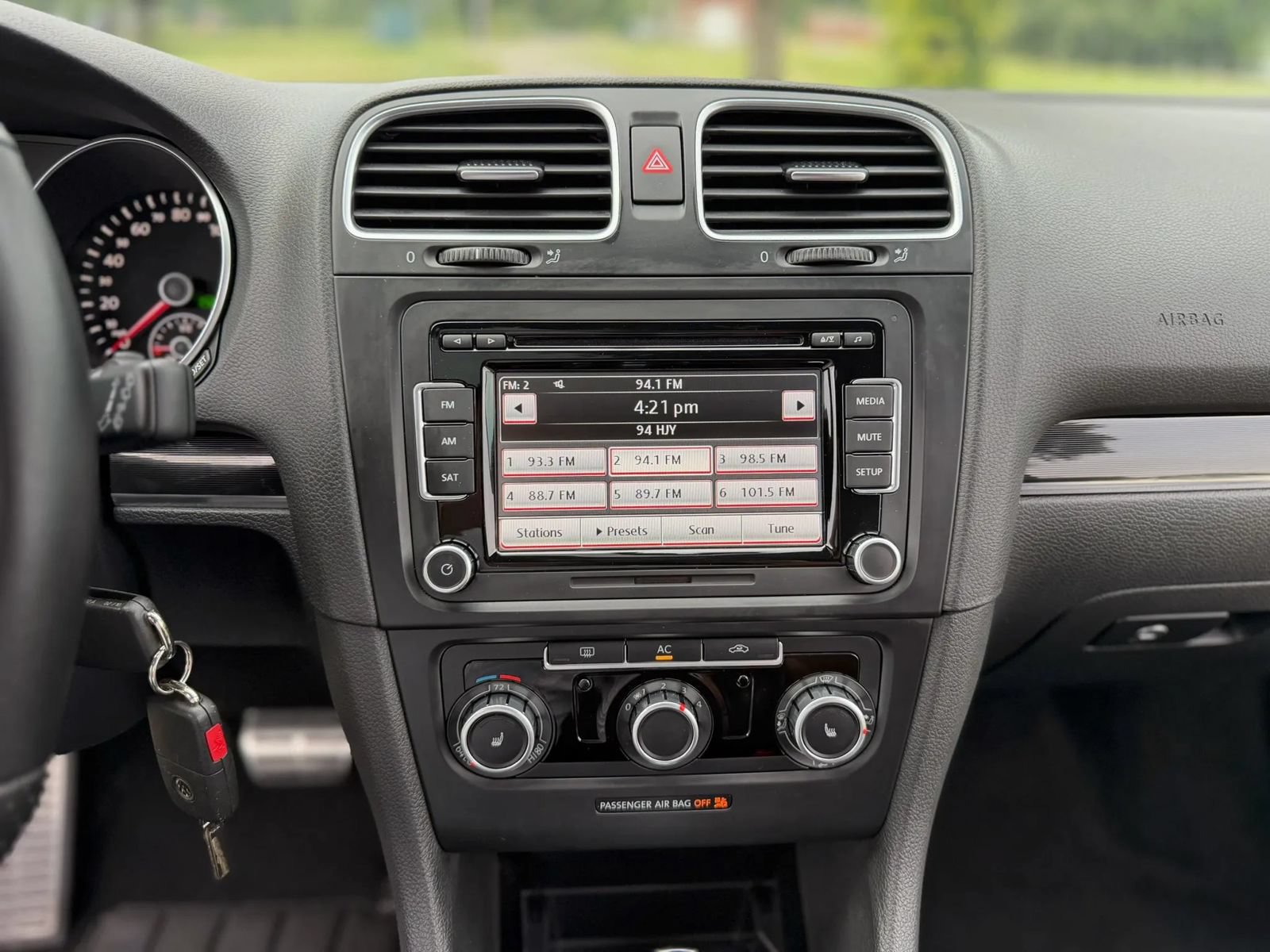 Used 2010 Volkswagen GTI 2-Door FWD image 79